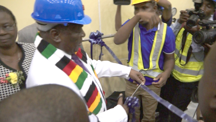 1522306601517913.jpg 總統為新電站剪彩.jpg