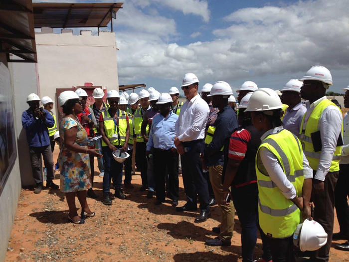 1524531681720764.jpg 部長一行視察貝塔配水中心項(xiàng)目B4標(biāo)段.jpg