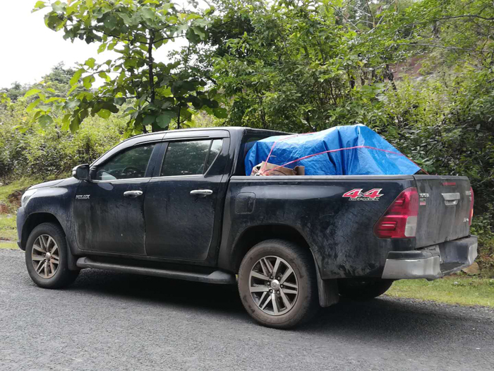 1532589299313812.jpg 救災車輛和物資奔赴現場.jpg