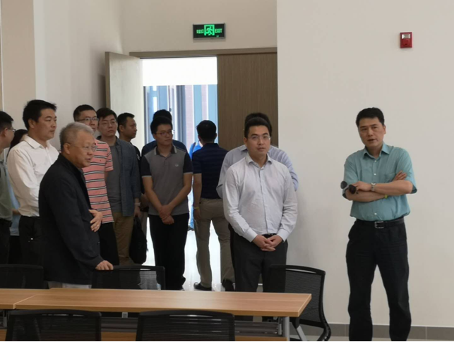 中國電建代表陪同副司長一行參觀電建安哥拉中心 .png