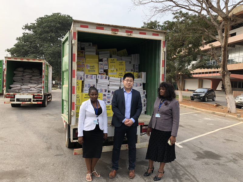 捐獻(xiàn)物資 (3).jpg