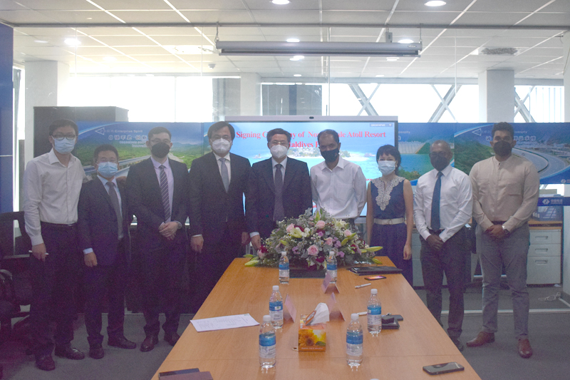 馬爾代夫馬累北島酒店項目簽約合影留念.jpg