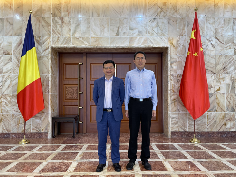 季曉勇拜會中國駐羅馬尼亞特命全權(quán)大使韓春霖.jpg