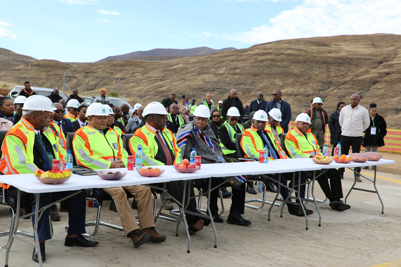 附件1 參會(huì)領(lǐng)導(dǎo).jpg