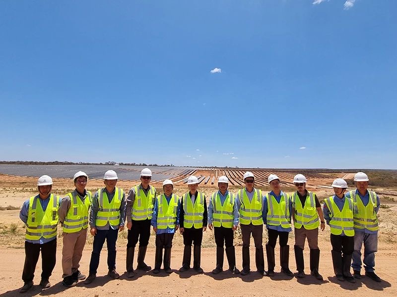 視察瑪瑞蒂光伏項(xiàng)目現(xiàn)場.jpg